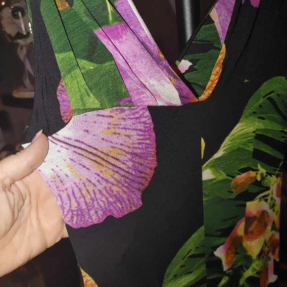 Elfe Maxi Dress With Vibrant Colors And Strechty material, Size Small - Picture 4 of 7